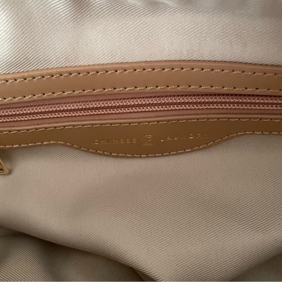 Chinese Laundry Women’s Faux Snake Skin Zipper Shoulder Purse - Picture 5 of 8